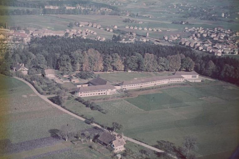 Luftaufnahme des Waisenhaus am Melchenbühlweg von ca. 1950